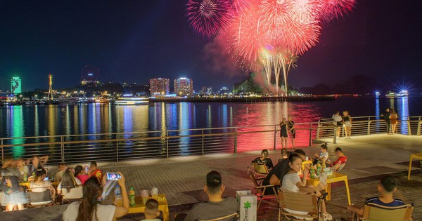 Bãi Cháy - Trung tâm du lịch ven vịnh hút khách quốc tế