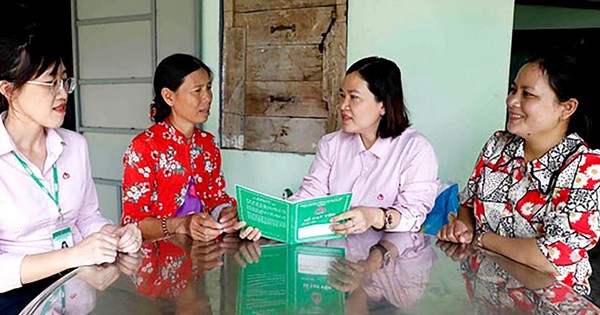 NHCSXH giảm lãi suất đối với khách hàng vay vốn bị ảnh hưởng sau bão số 13