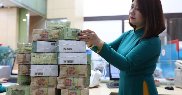 Ngân hàng tăng lãi suất giữ chân khách