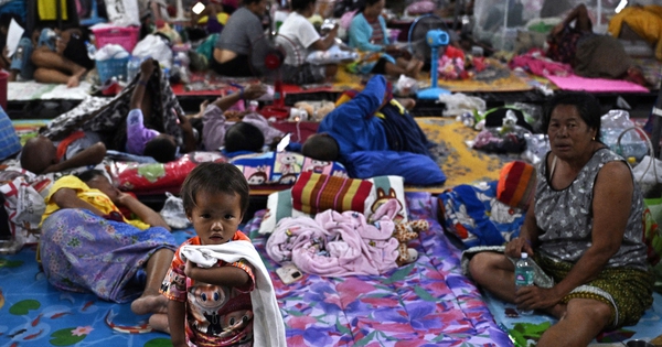 Hàng trăm ngàn người phải sơ tán do xung đột biên giới Campuchia - Thái Lan