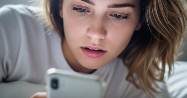 Lướt điện thoại cả ngày: Chuyên gia nói gì?