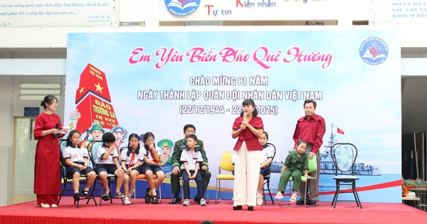 Xúc động nghe chuyện chiến sĩ Trường Sa ở sân trường