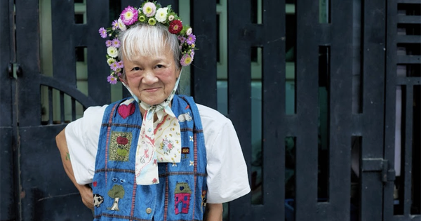 Niềm hạnh phúc của 'bà tiên' bán rau ở TP.HCM