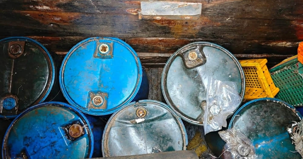 Phát hiện tàu cá tắt giám sát hành trình chở 47.000 lít dầu lậu