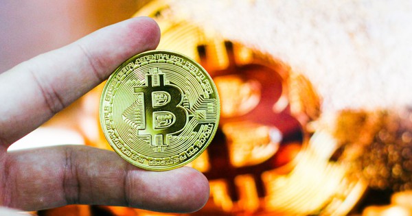 Giá Bitcoin hôm nay 23.12.2025: BTC giảm khi vàng và cổ phiếu đều tăng