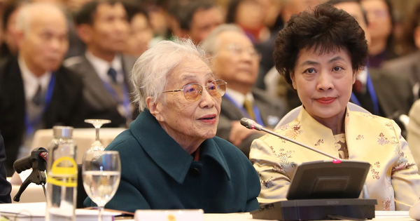 Bà Nguyễn Thị Bình là đại biểu cao tuổi nhất dự Đại hội Thi đua yêu nước toàn quốc