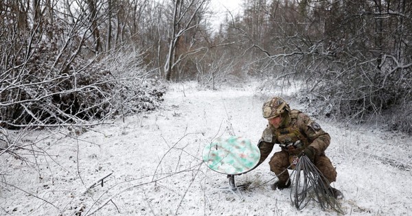 Tình báo NATO nghi ngờ Nga phát triển vũ khí diệt vệ tinh nhằm vào Starlink