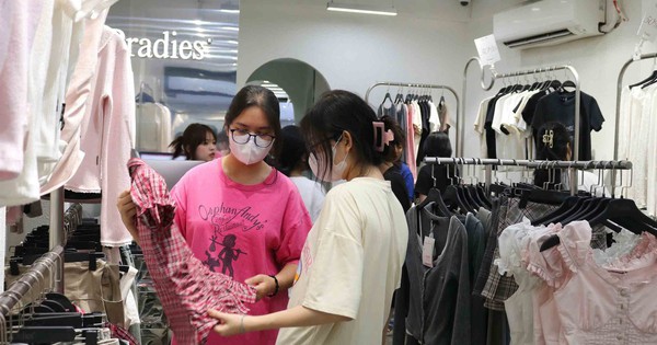 Tết chưa đến đã “hụt hơi” vì nhiều khoản chi