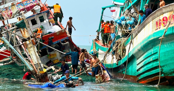 Cà Mau: Cứu 13 ngư dân của tàu cá bị chìm ở đảo Hòn Chuối