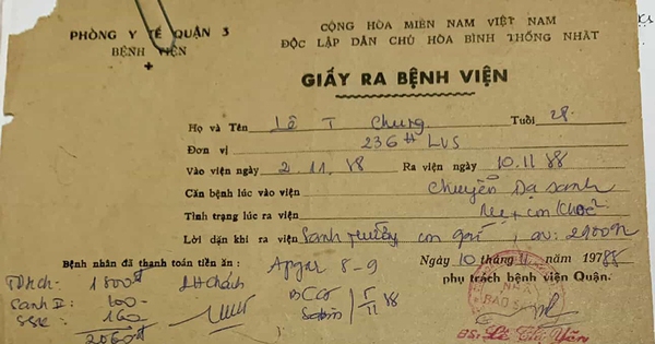 Tờ giấy ra viện được người mẹ giữ suốt 37 năm