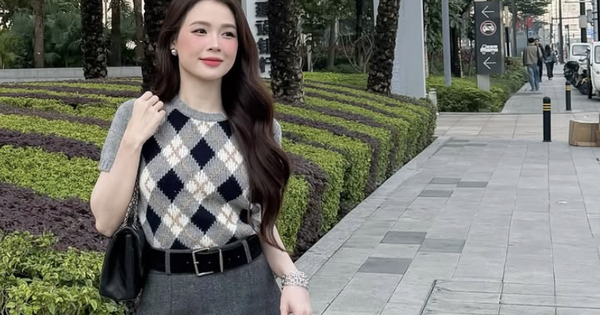 Sức hút duyên dáng từ chân váy xếp ly mùa này