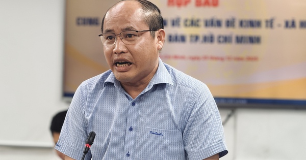 Đường Nguyễn Văn Quỳ bong tróc, bụi mù mịt vì xe container: Phường Phú Thuận lên tiếng