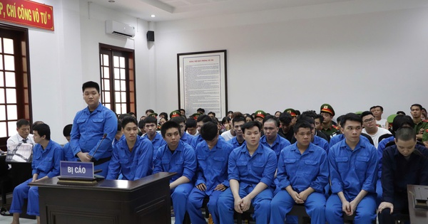 Tòa trả hồ sơ vụ nhóm đeo 'khăn quàng đỏ' hỗn chiến ở TP.HCM