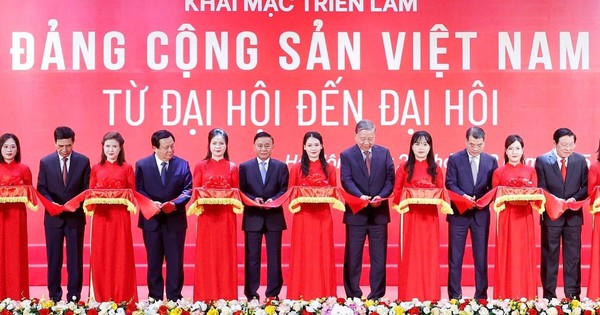 Khai mạc triển lãm 'Đảng Cộng sản Việt Nam - Từ Đại hội đến Đại hội'