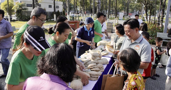 Đổi pin, chất thải rắn nguy hại lấy quà: Cách làm nhỏ vì môi trường ở TP.HCM