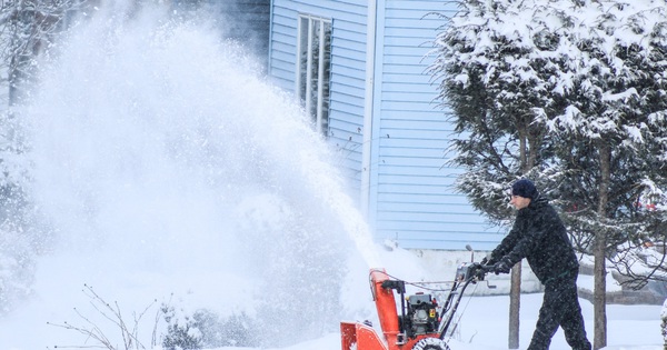 Hàng không gián đoạn vì băng tuyết ở Mỹ