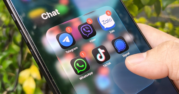 Điều khoản của mạng xã hội quốc tế khác gì cách Zalo triển khai?