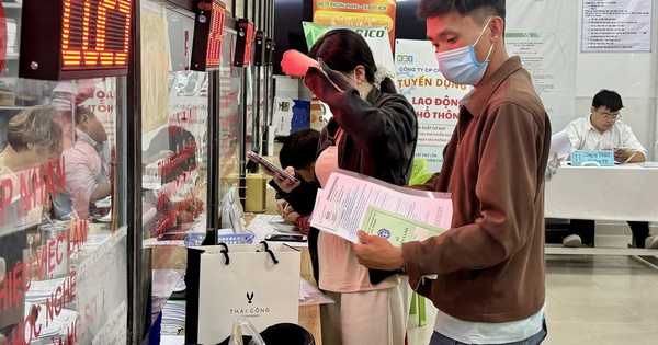 Quản lý không lương, không làm đủ tháng có phải đóng bảo hiểm xã hội bắt buộc?