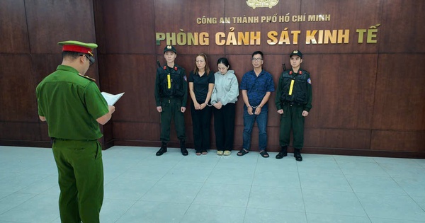 Công an TP.HCM triệt phá đường dây buôn lậu sữa whey protein quy mô lớn