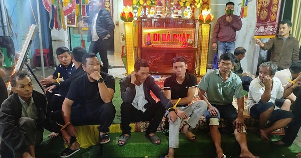 Đánh bạc tại đám tang, 15 người bị công an xử lý