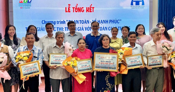 TP.HCM: Trao giải cuộc thi 'Thính giả với an toàn giao thông'