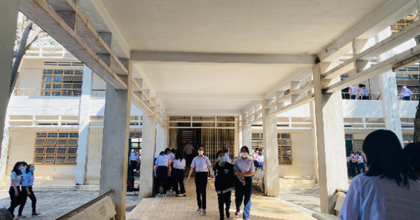 Hiệu trưởng phải quản l&yacute; chặt gi&aacute;o vi&ecirc;n của m&igrave;nh về dạy th&ecirc;m, học th&ecirc;m