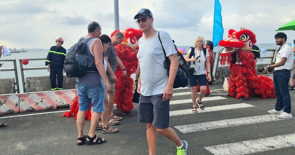 T&agrave;u 5 sao AIDAstella đưa hơn 2.000 kh&aacute;ch quốc tế đến Ph&uacute; Quốc