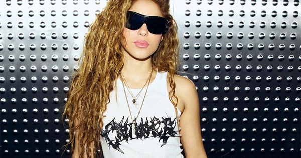 Shakira bị tố đạo nh&aacute;i Beyonc&eacute;