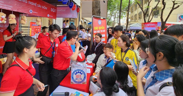 Nghe quy chế tuyển sinh đại học, 10.000 học sinh đến Đồng Nai