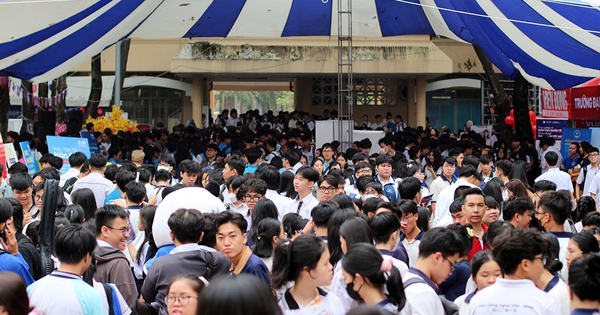 Tuyển sinh 2025: Sẽ kh&ocirc;ng c&ograve;n x&eacute;t tuyển sớm, quy định mới về điểm ưu ti&ecirc;n