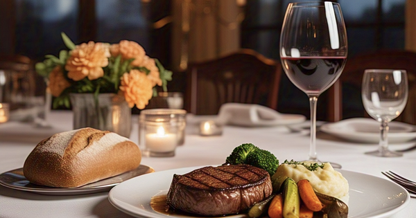 C&oacute; n&ecirc;n ăn &iacute;t hơn v&agrave;o buổi tối?