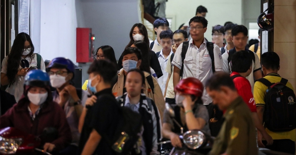 Xuất hiện c&aacute;ch l&aacute;ch hợp thức h&oacute;a dạy th&ecirc;m