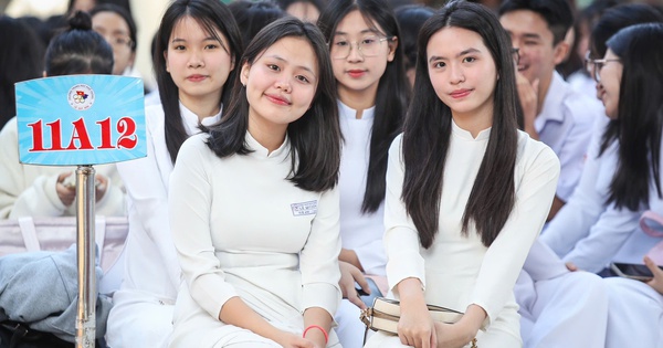 UBND TP.HCM tr&igrave;nh HĐND miễn học ph&iacute; cho trẻ mầm non v&agrave; học sinh THPT