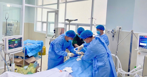 Mở kh&iacute; quản nong qua da, cứu kịp thời bệnh nh&acirc;n bị phổi tắc nghẽn m&atilde;n t&iacute;nh