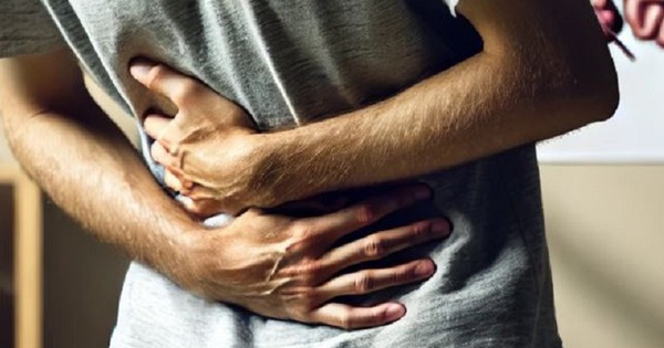 M&agrave;u nước tiểu thay đổi cảnh b&aacute;o loại ung thư nguy hiểm