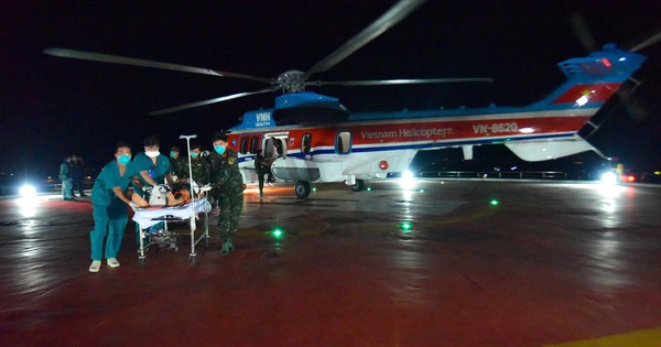 Lằn ranh sinh tử: Vượt mưa gi&ocirc;ng tr&ecirc;n bầu trời đ&ecirc;m gi&agrave;nh sự sống