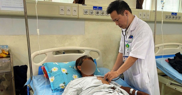 Quảng Nam: Đi cắt cỏ, người đ&agrave;n &ocirc;ng bị dị vật cắm thẳng v&agrave;o ngực