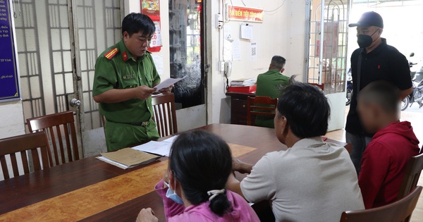 Thiếu ni&ecirc;n 13 tuổi đốt xe &ocirc; t&ocirc; đặc chủng của c&ocirc;ng an