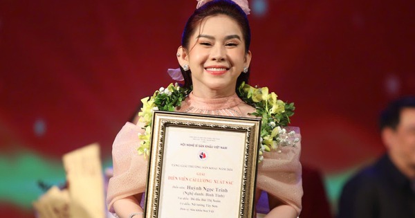 Showbiz 21.2: B&igrave;nh Tinh đ&oacute;n tin vui sau ồn &agrave;o; Bảo Thanh sau 5 năm vắng b&oacute;ng