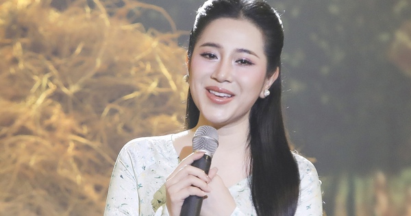 Tố My nghẹn ng&agrave;o tr&ecirc;n s&acirc;n khấu &#039;Solo c&ugrave;ng bolero&#039; v&igrave; nhớ thuở mới v&agrave;o nghề