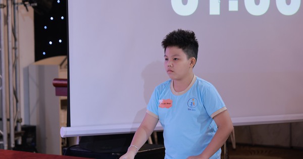 Học sinh tranh biện tiếng Anh về &#039;kh&ocirc;ng dạy th&ecirc;m tiểu học&#039;