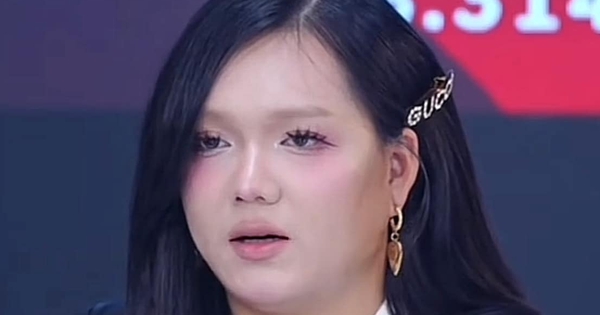 Hơn nửa triệu người xem vụ Phạm Thoại livestream l&agrave;m r&otilde; tiền ủng hộ b&eacute; Bắp