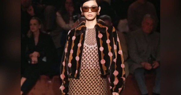 Con d&acirc;u &#039;vua s&ograve;ng bạc Macau&#039; tỏa s&aacute;ng tr&ecirc;n s&agrave;n catwalk