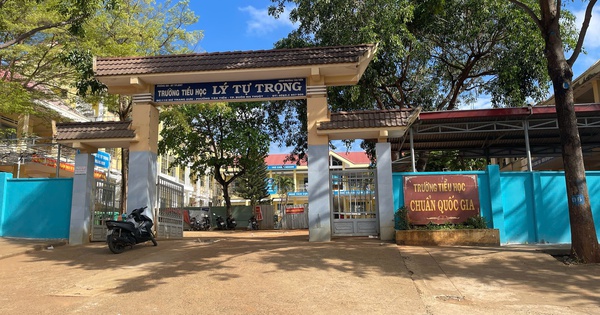 Gi&aacute;o vi&ecirc;n chủ nhiệm d&ugrave;ng d&acirc;y điện đ&aacute;nh học sinh