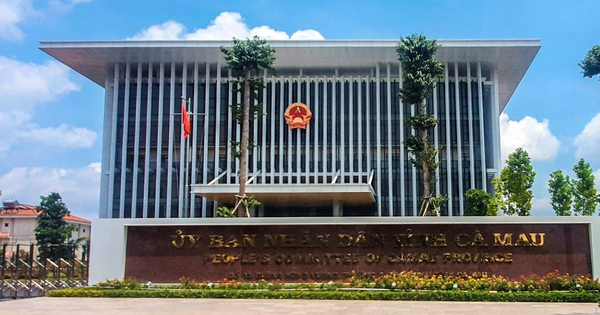 C&agrave; Mau: R&agrave; so&aacute;t nội dung clip tố lạm thu của 1 người xưng l&agrave; gi&aacute;o vi&ecirc;n