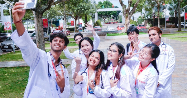 Sinh vi&ecirc;n Ấn Độ theo học ng&agrave;nh y ở Bu&ocirc;n Ma Thuột
