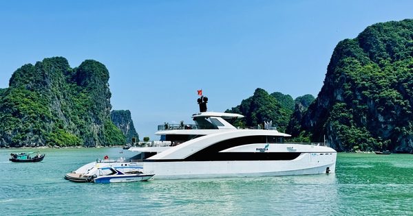 Từ 1.5, thu ph&iacute; tham quan vịnh Hạ Long tuyến ven bờ 70.000 đồng/người