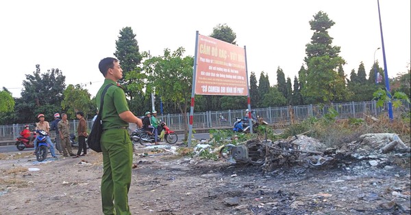 Phong tỏa b&atilde;i đất trống ven k&ecirc;nh l&agrave;m r&otilde; vụ ch&aacute;y xe m&aacute;y