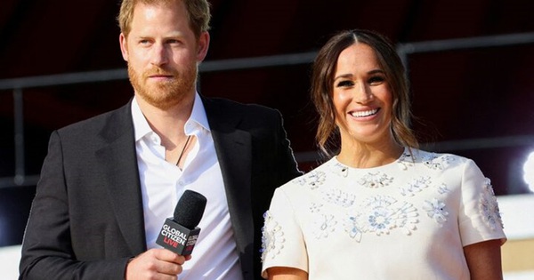 Meghan Markle từng bước quay trở lại l&agrave;ng giải tr&iacute; Hollywood?