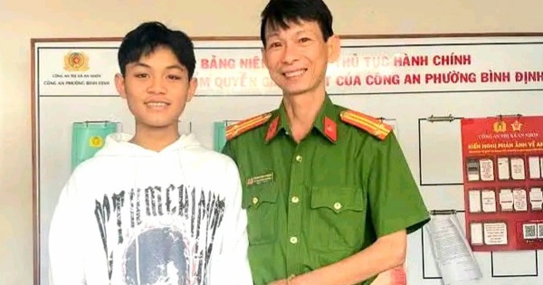Nhặt được v&iacute; tiền, học sinh ở B&igrave;nh Định trả lại cho người đ&aacute;nh rơi